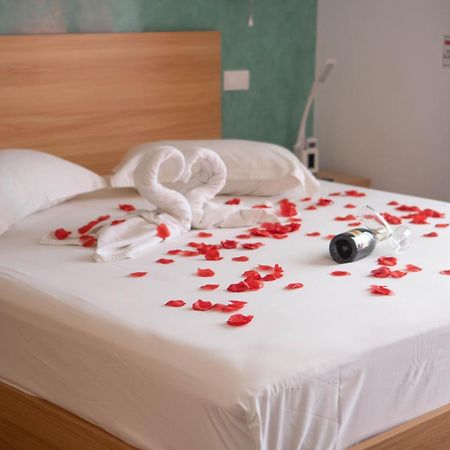 Blue Marlin Hotel Минделу Экстерьер фото